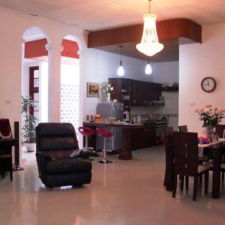 Libra Homestay Μανάντο Εξωτερικό φωτογραφία