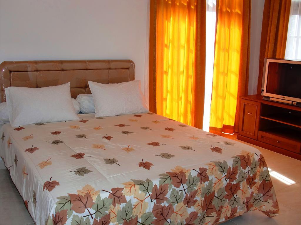 Libra Homestay Μανάντο Δωμάτιο φωτογραφία